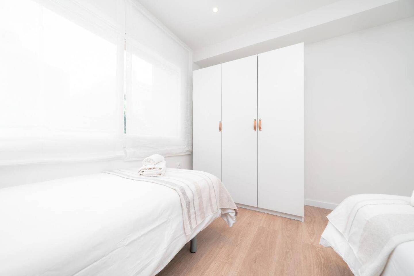 Soler Apartments 圣阿德里安-德贝索斯 外观 照片