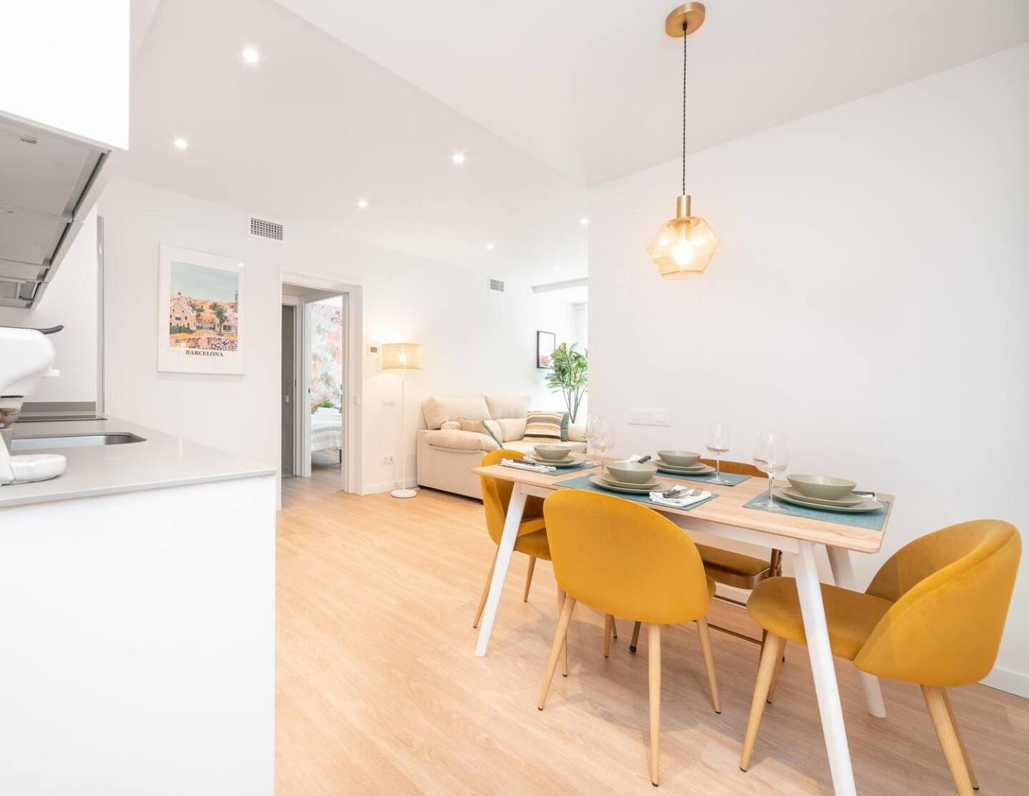 Soler Apartments 圣阿德里安-德贝索斯 外观 照片