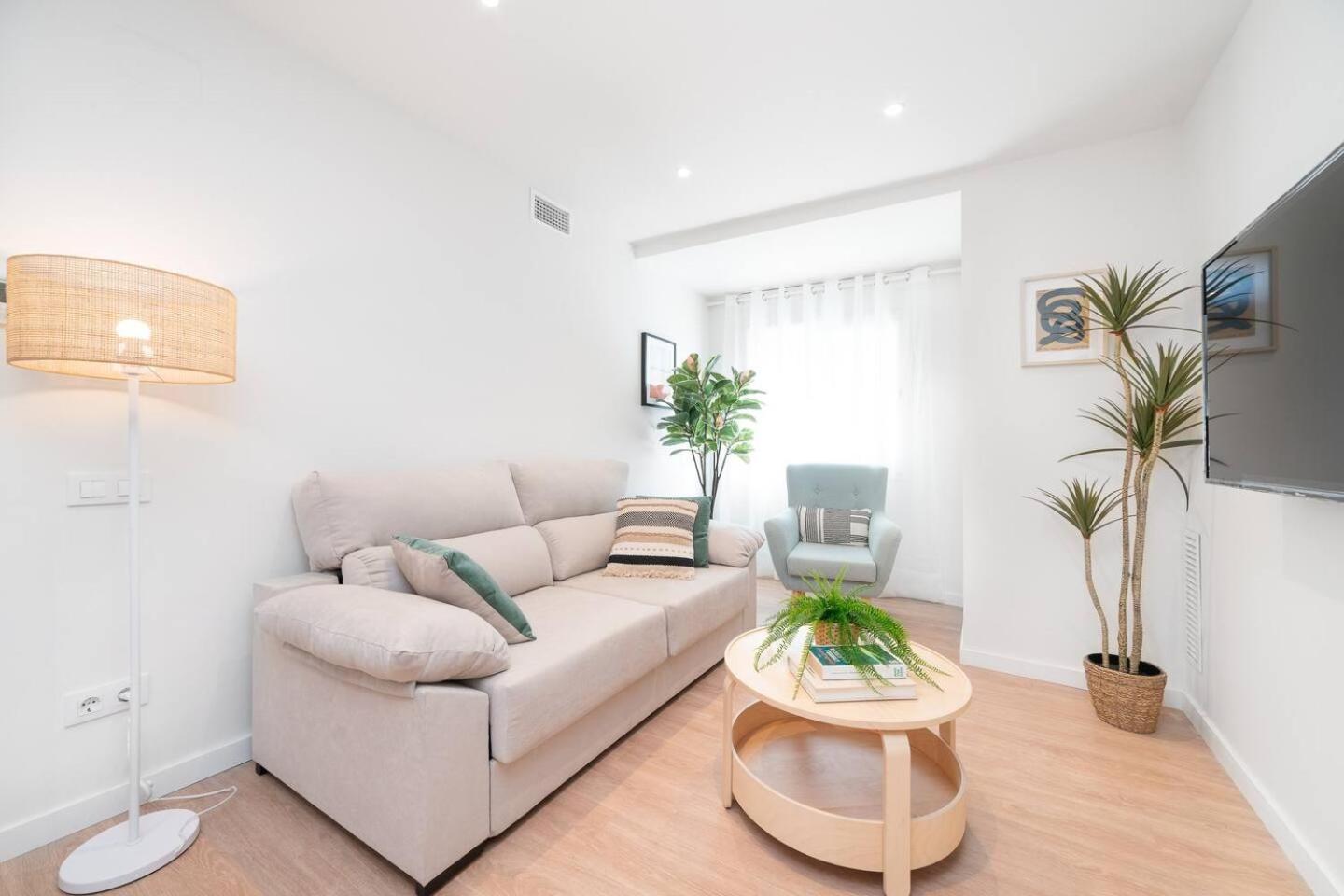 Soler Apartments 圣阿德里安-德贝索斯 外观 照片